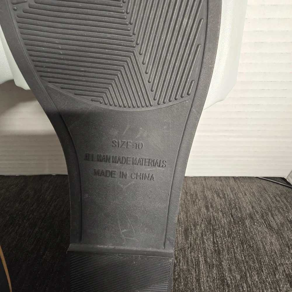 Sole Mates Pleated Sandals Light Gray Womens Size 10 NWOB Casual Cruelty Free